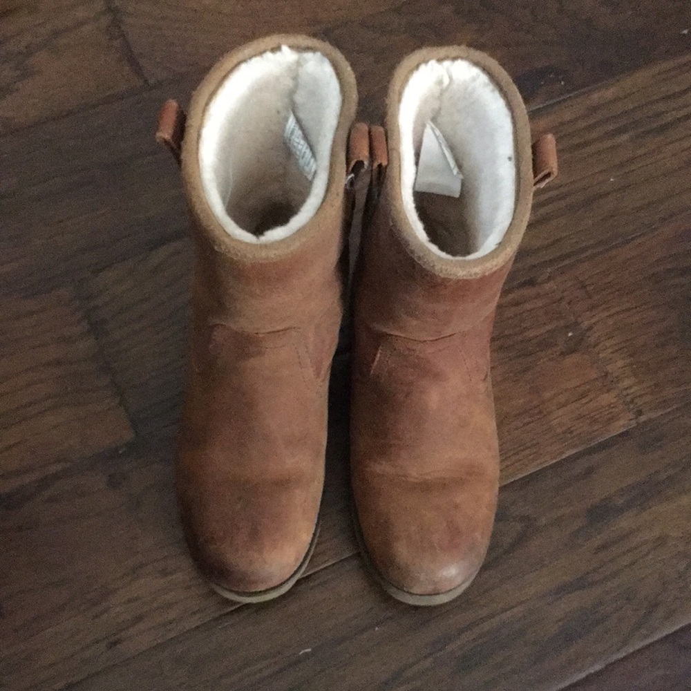 UGG boots size US3